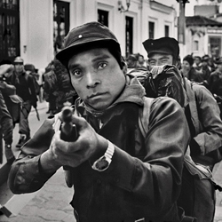 Antonio Turok, Levantamiento del EZLN en San Cristóbal de las Casas, Chiapas, 1 de enero de 1994, Imagen digital, Colección Antonio Turok